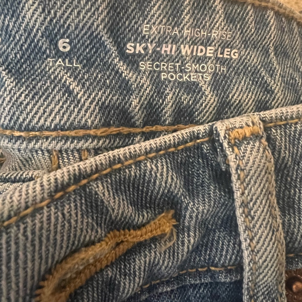 Old Navy Sky-hi Wide Leg Jeans - Picture 3 of 3